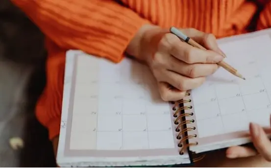 Jak Stworzyć Przydatny Kalendarz? 🗓️ Banner