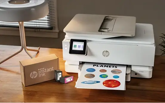 Co to Instant Ink? Oszczędzaj z HP Banner